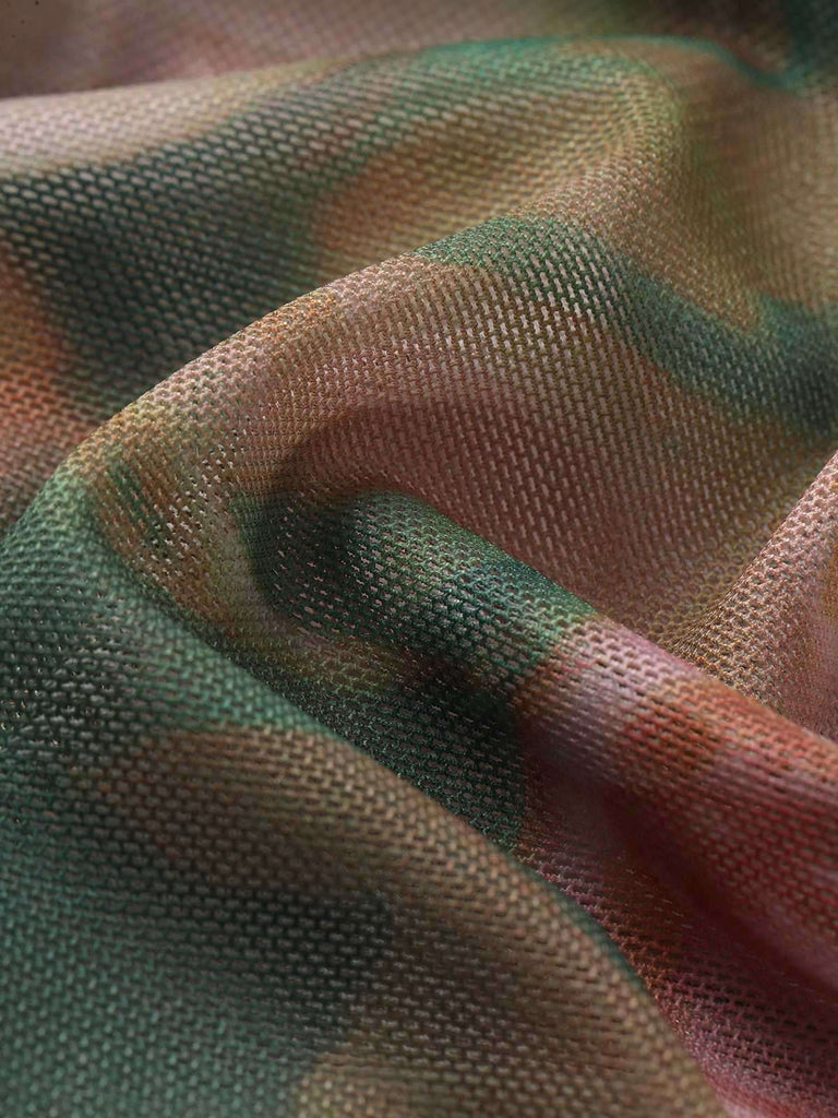 Kleid aus den 1930er Jahren mit Rosenmuster, Fischgrätmuster, Raffungen und Schlitz