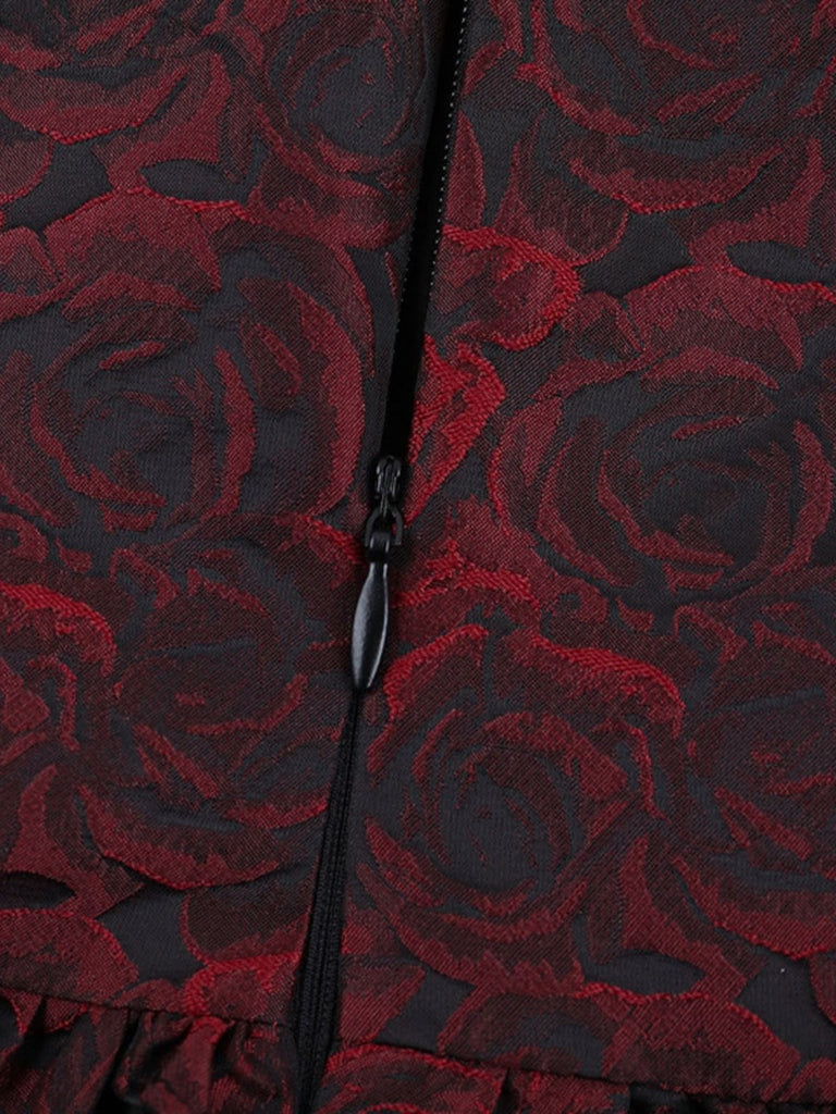 Bordeauxrotes 50er Gothic Jacquard-Kleid mit Rosen und Schnürung