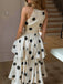 Beigefarbenes, ärmelloses Neckholder-Rock-Set im Stil der 1950er Jahre mit Blumenmuster und Polka-Dots – Vintage-Rock, Retro-Stil