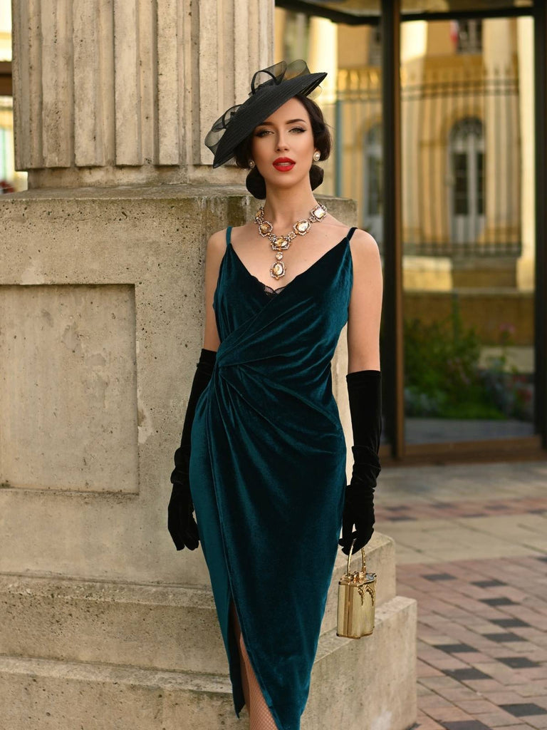 1960er Samt V-Ausschnitt Trägerkleid