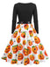 50er Halloween-Kleid mit Kürbis- und Sternmotiv sowie Blütenkragen