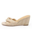 Beige Raffia-Keilsandalen mit Knoten und offener Zehenpartie