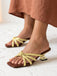 Braune Sandalen mit Kittenabsatz und Riemen