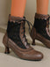Braune Schnürschuhe im Vintage-Stil, getragen von einer Person.