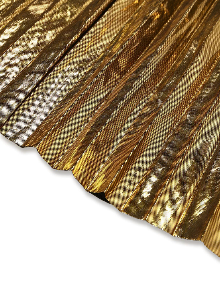 Nahaufnahme der gold- und silberfarbenen Metallic-Stoffstruktur