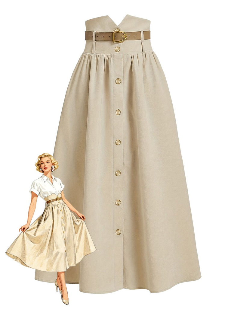 Beiges Kleid mit Gürtel und Knöpfen, getragen von einem Model vor weißem Hintergrund
