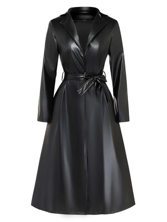 Schwarzer 60er Kunstleder-Trenchcoat mit Gürtel