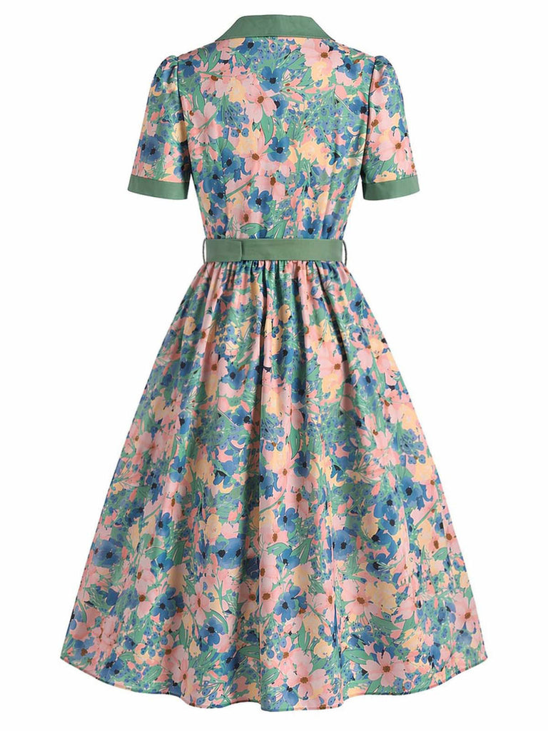 Hellblaues 50er Kleid mit Blumen und Kerbe