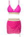 Pinkfarbenes Bikini-Set mit gerafftem Rock auf weißem Hintergrund