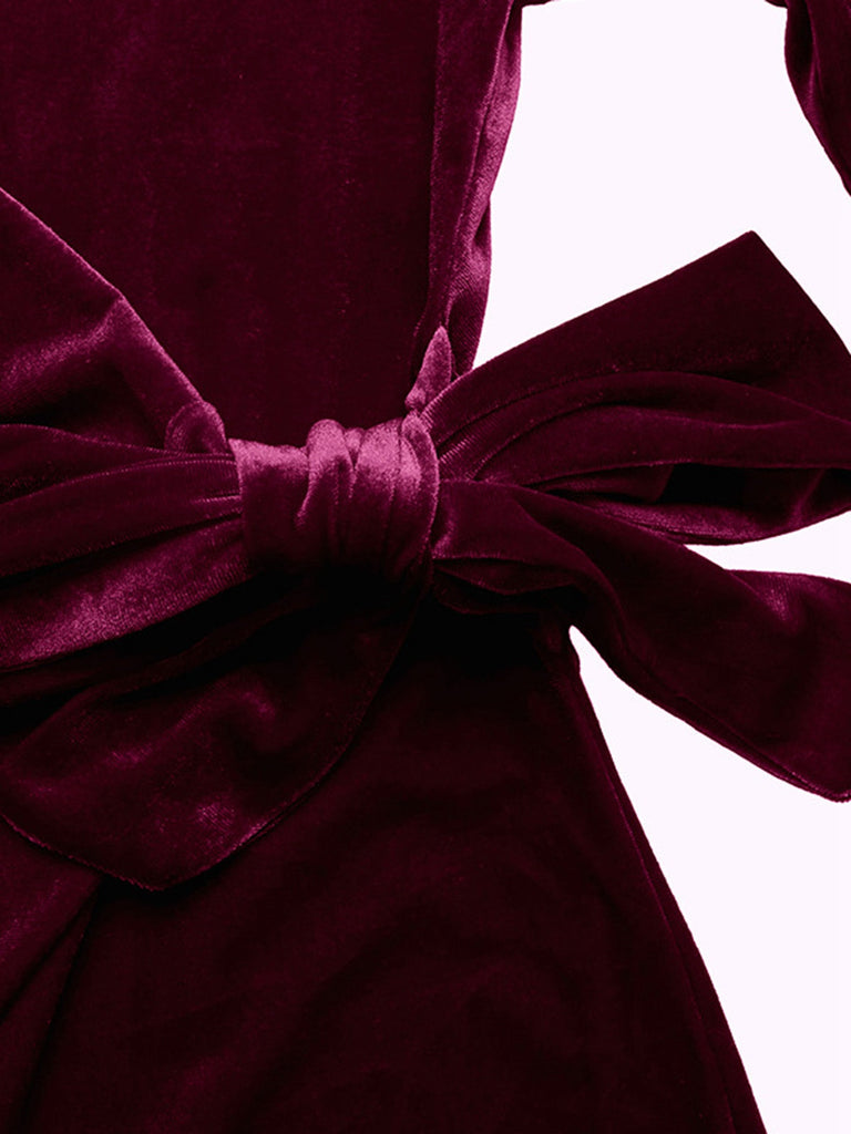 Weinrot 1960er Samt Taillenbindung Enges Kleid