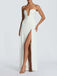 Trägerloses 70er Maxikleid mit tiefem V-Ausschnitt, Raffung und hohem Schlitz