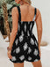 Schwarzer Strampler im Stil der 1950er Jahre mit Cut-outs und Twist-Front