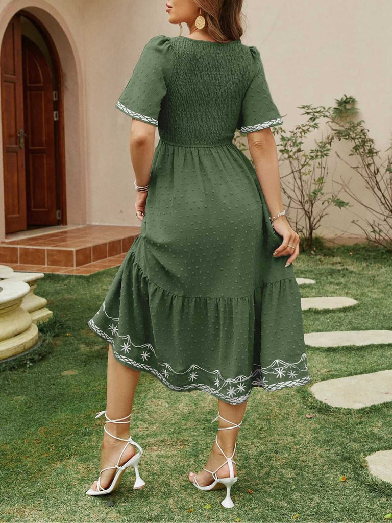 40er Jacquard-Kleid mit Stickerei und eckigem Ausschnitt