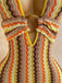 Mehrfarbiger 70er Strick-Romper mit Zickzack und Neckholder