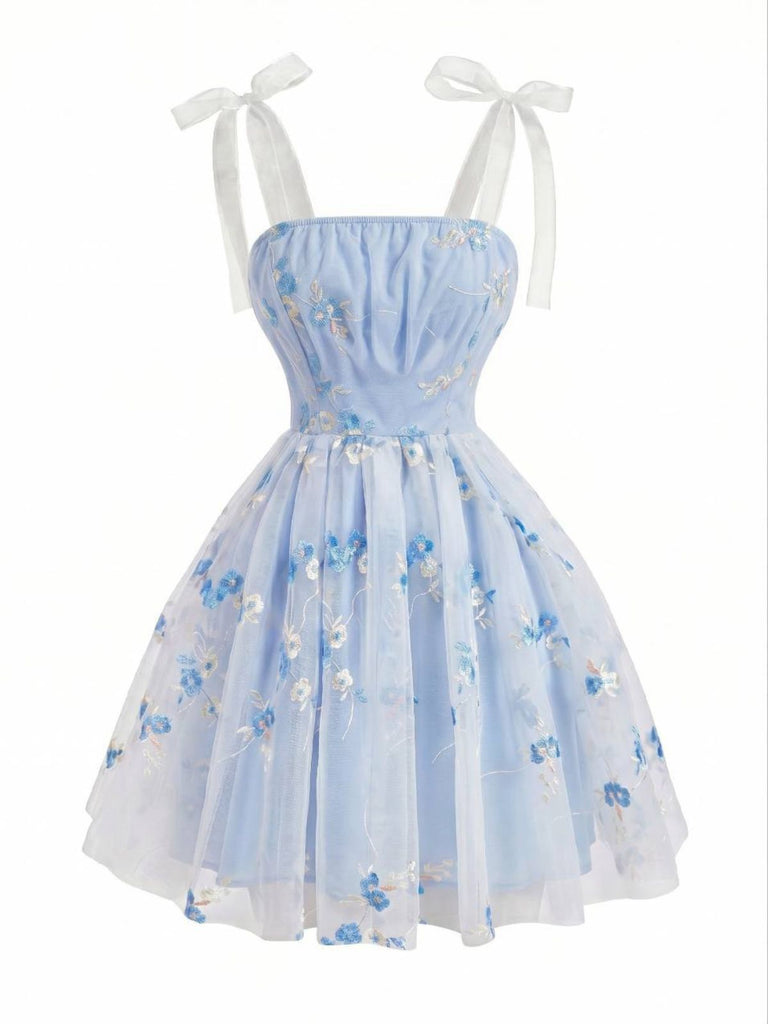 Blaues 60er Tüllkleid mit Blumenstickerei und Schleife