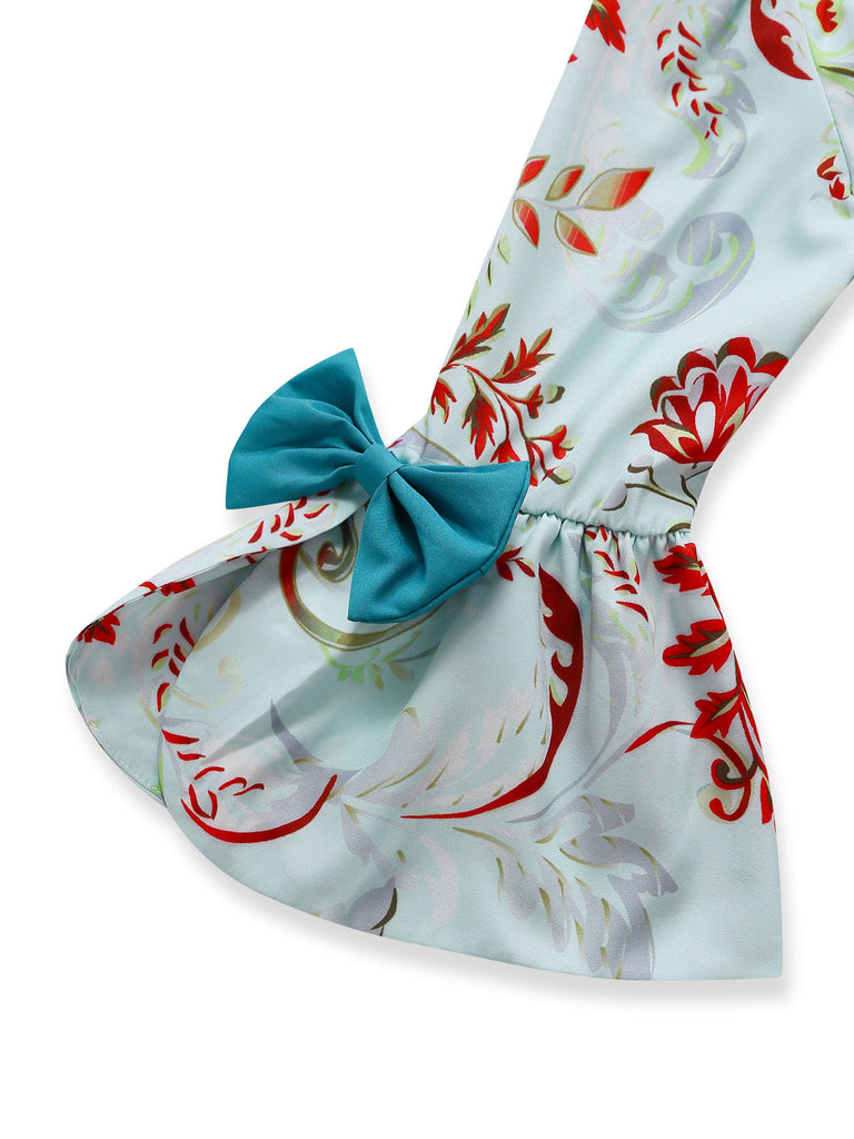Blaues 70er Rokoko-Kleid mit Blumen-Print, Glockenärmeln und Rüschen