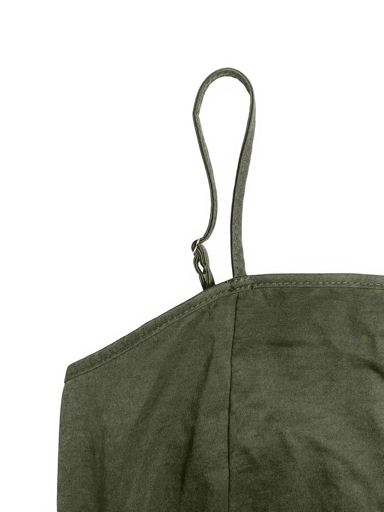 Grünes 50er Set aus gesmoktem Midikleid mit Spaghettiträgern und kurzem Shirt