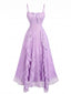 Lavendelfarbenes 50er Kleid mit floraler Spitze und Rüschenbesatz