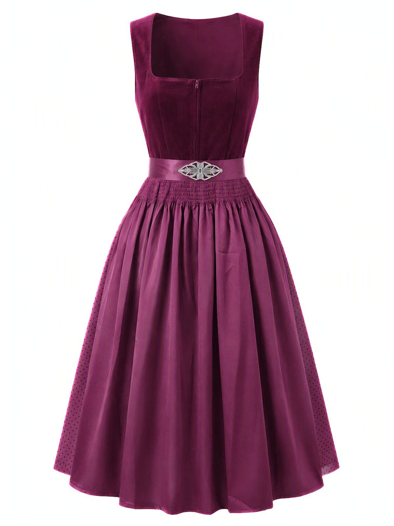 Pflaumenfarbenes 50er Kleid mit Schürze und Spitze