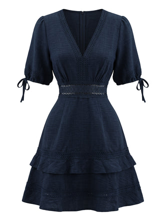 70er Kleid mit Cut-out und Spitze