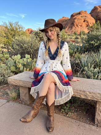 Weißes 70er Boho Kleid mit Paisley und Print