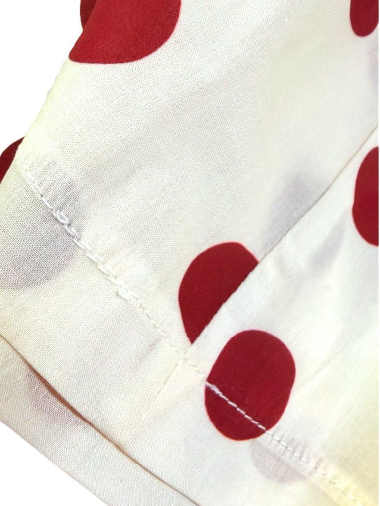 50er Top mit Polka-Dots und Puffärmel