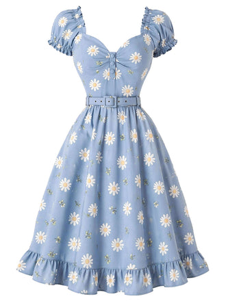 Hellblaues 50er Kleid mit Herzausschnitt und Blumen