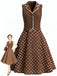 Braunes 50er Kleid mit Polka-Dots und V-Ausschnitt