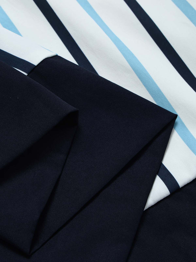 Blaues 50er Set mit Bluse und Streifenrock