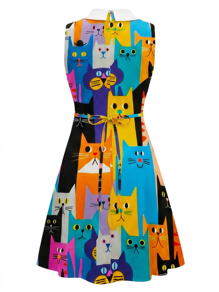 [Vorverkauf] Buntes 60er A-Linie-Kleid mit Katzen und Bubikragen