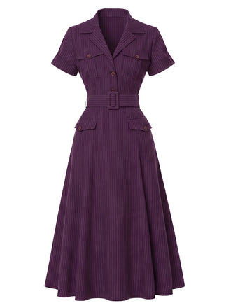 [Vorverkauf] Tiefviolettes 40er Hemdblusenkleid mit Nadelstreifen und Gürtel
