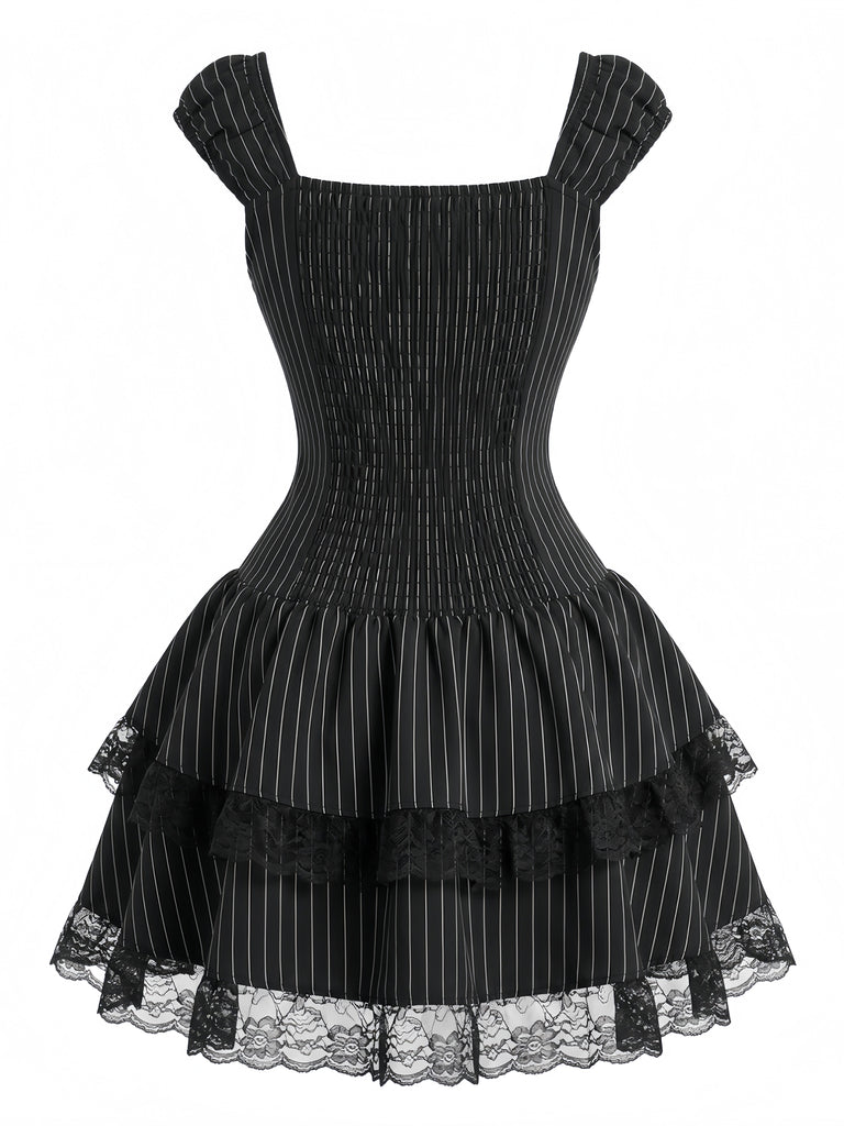 Schwarzes 70er Korsettkleid mit Nadelstreifen und Spitze