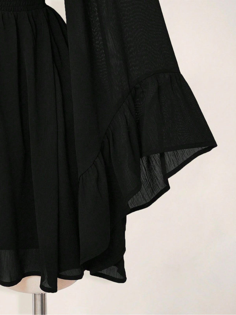 Schwarzes 30er Chiffon-Minikleid mit V-Ausschnitt und Smok