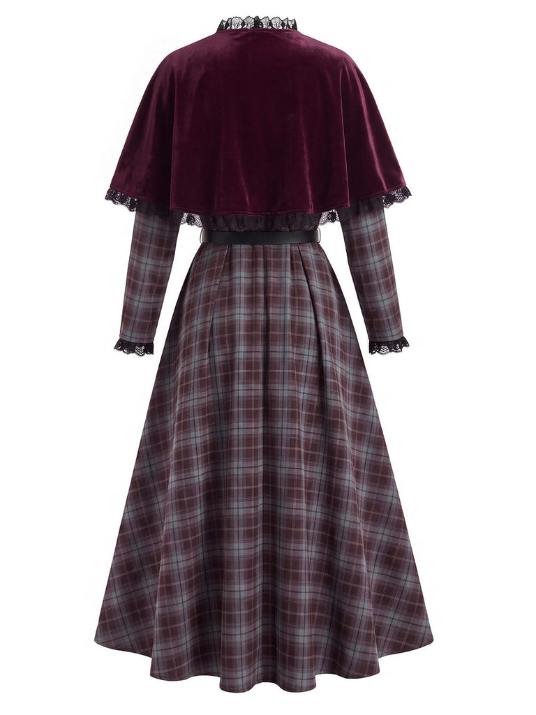 40er Karokleid & rotes Cape mit Spitzenbesatz