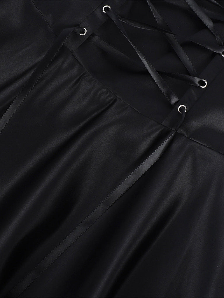 Schwarzes 70er Hexenkleid mit Kapuze und Mittelalter-Look