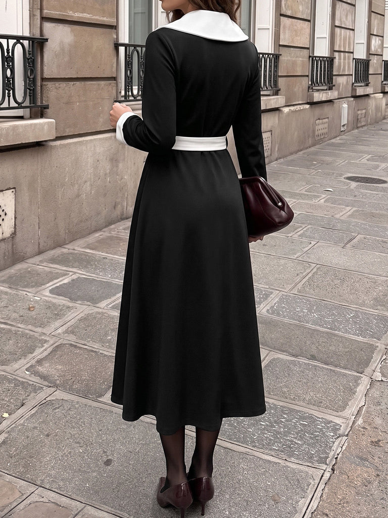 Schwarzes & Weißes 50er Kleid mit Revers und V-Ausschnitt
