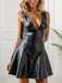 Schwarzes 60er Lederkleid mit V-Ausschnitt und Cut-out-Rücken