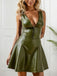 Schwarzes 60er Lederkleid mit V-Ausschnitt und Cut-out-Rücken