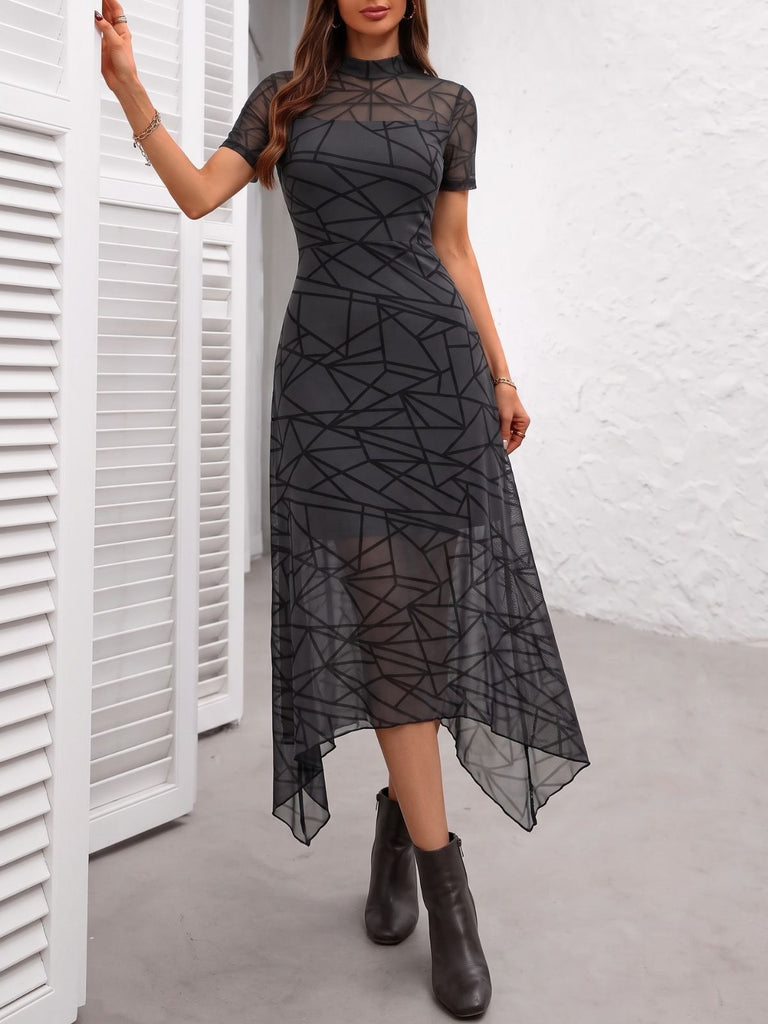 Schwarzes 40er Gothic Kleid mit Spinnennetz und Mesh-Patchwork