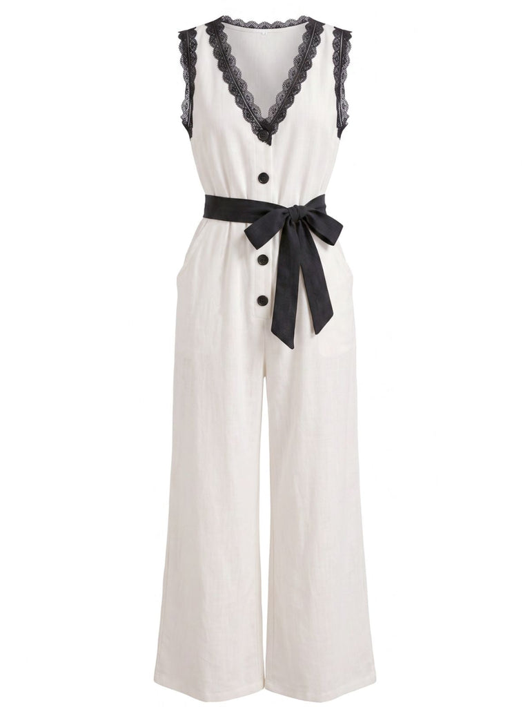 Weißer 50er Jumpsuit mit Spitzenbesatz und Gürtel