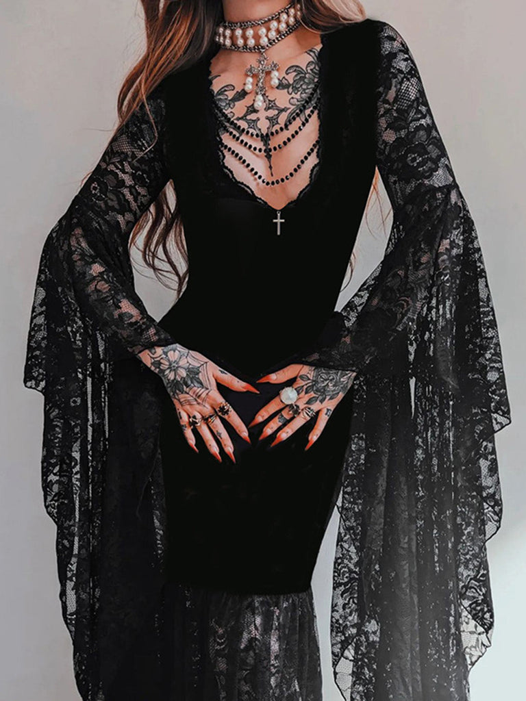 Schwarzes 70er Gothic Samtkleid mit Spitze und Fledermausärmeln