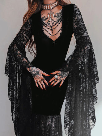 Schwarzes 70er Gothic Samtkleid mit Spitze und Fledermausärmeln