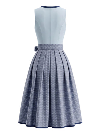 Blaues 50er Kleid mit Blumen und Schürze