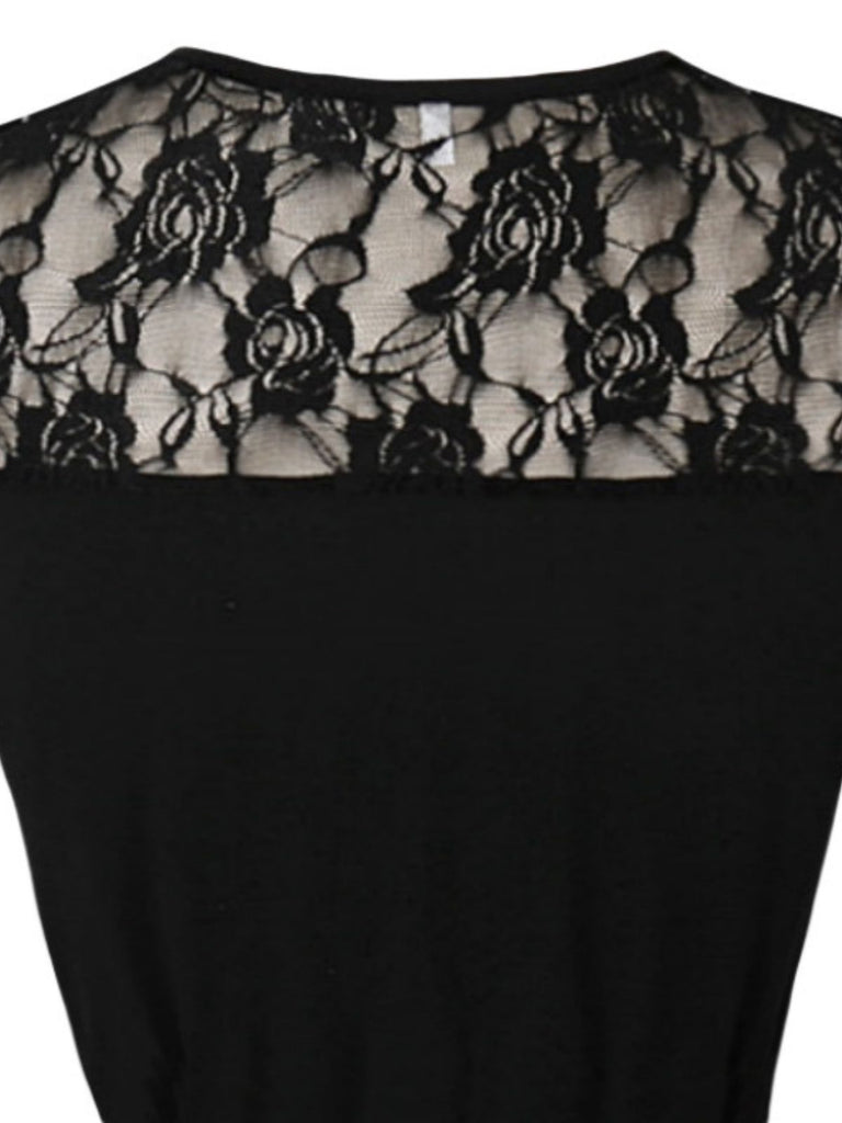 Ärmelloses 50er Halloween-Kleid mit Spitze und Bindegürtel