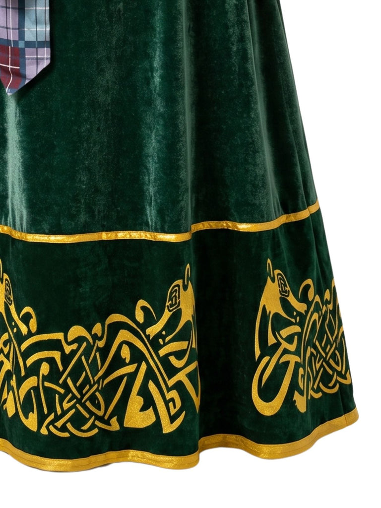 Grünes 40er Mittelalterkleid aus Samt mit Stickerei und Gürtel