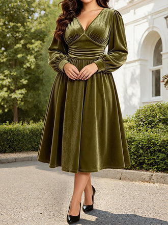 [Übergröße] Armeegrünes 50er Samtkleid mit V-Ausschnitt