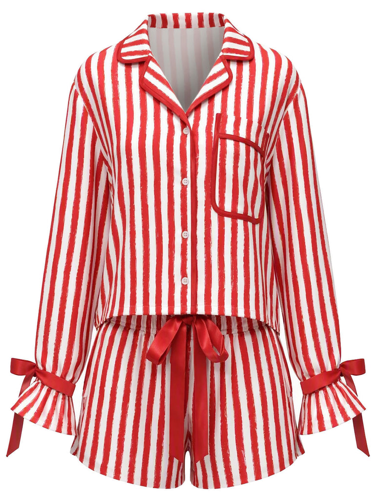 Roter & weißer 50er Shorty-Pyjama mit Längsstreifen und Schleifenbändern