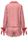 Roter & weißer 50er Shorty-Pyjama mit Längsstreifen und Schleifenbändern