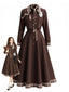 Braunes 40er Set aus Spaghettiträgerkleid & Kurzjacke mit Karobesatz