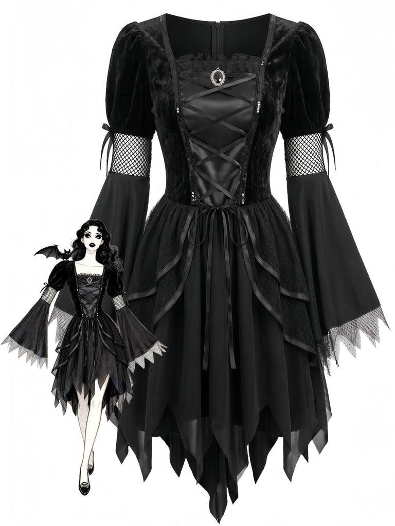 Schwarzes 50er Hexenkleid mit Federbesatz und ausgestellten Ärmeln